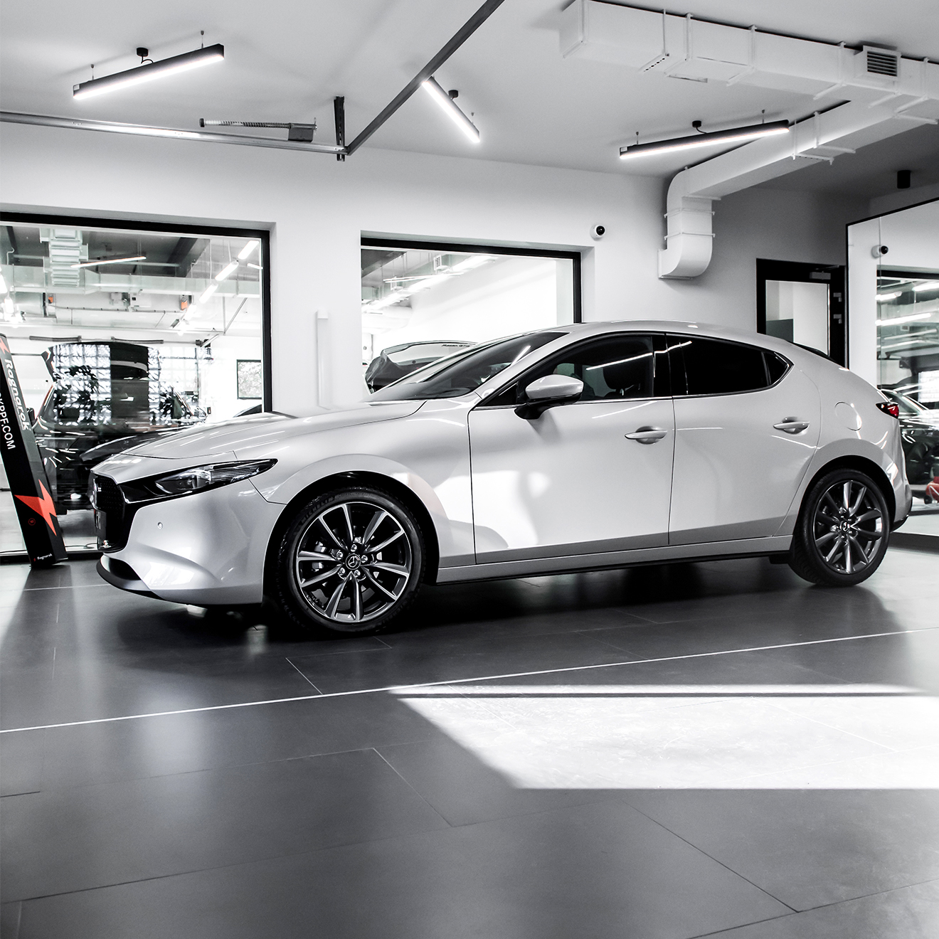 Mazda 3 zabezpieczona folią ochronną Ragnarok®.